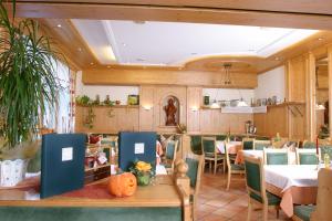 Restaurace v ubytování Gasthof Neuwirt