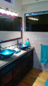 Gallery image of Serenity Beach Cottages in Utila