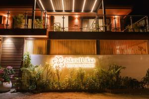 a building with a sign that reads island villa at Island Ufaa Dharavandhoo in Dharavandhoo