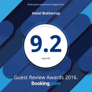 Sijil, anugerah, tanda atau dokumen lain yang dipamerkan di Hotel Buttercup