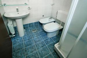 Koupelna v ubytování Apartments AVA