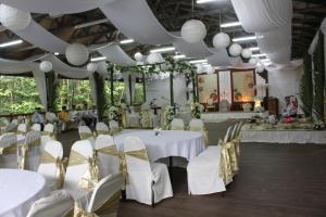 Restavracija oz. druge možnosti za prehrano v nastanitvi Permai Rainforest Resort