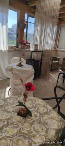 a room with a table with food on it at HOME DOLCE LUNA in Castelvetrano Selinunte +34 photos