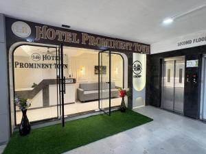 a hotel payment room with a hotel payment window at Hotel Prominent Town in Ahmedabad
