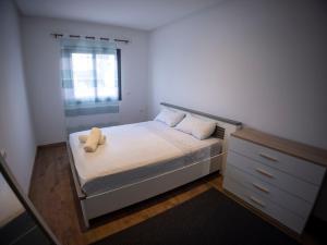 Krevet ili kreveti u jedinici u okviru objekta Appartement Haut Standing - 5 personnes - Résidence Gardénia avec Piscine - Parking +16 fotografija