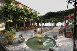 Gallery image of Hotel Giardino in Sirmione