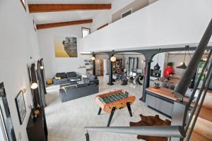 an overhead view of a living room with a table at Casa nova in Sagone