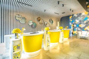 Foto dalla galleria di YELLO Hotel Harmoni a Giacarta