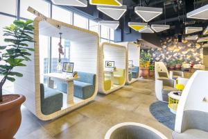 Area soggiorno di YELLO Hotel Harmoni
