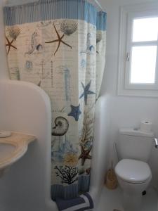 A bathroom at Anthos House