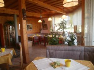 Restaurace v ubytování Ferienpension Garni Hubert Rigelnik