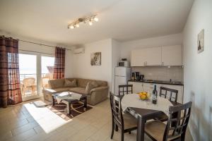 Kuchyňa alebo kuchynka v ubytovaní Apartments Kati