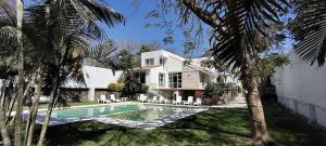 Piscina a Las Fuentes Casa jardín alberca con caldera opcional o a prop
