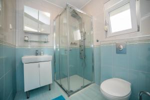 Kúpeľňa v ubytovaní Apartments Kati + 37 fotografií
