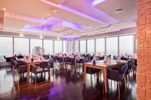 The Domain Bahrain Hotel and Spa - Adults Friendly 16 Years Plus餐厅或其他用餐的地方