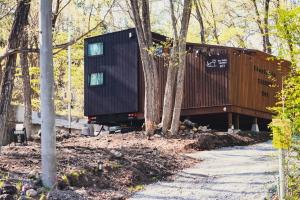 a cabin in the woods with trees at TinyCabinTATEGU#01 - Vacation STAY 04108v in Miyota