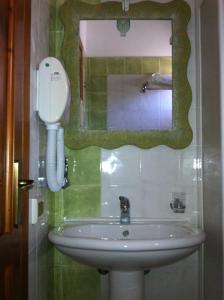 Phòng tắm tại Hotel Giulia