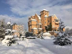 Hotel Schloss Mönchstein v zimě