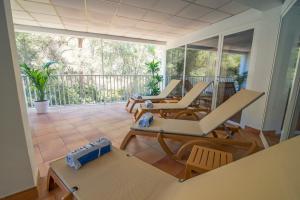 A balcony or terrace at azuLine Hotel Bahamas y Bahamas II