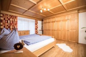 Llit o llits en una habitació de Hochmuthhof
