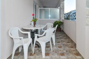 Μπαλκόνι ή βεράντα στο Apartments Samardžić +64 φωτογραφίες