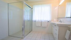Ванна кімната в Pacific Palms Resort