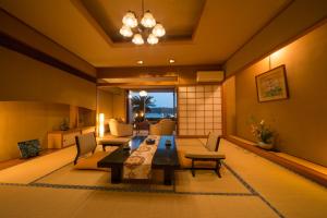 A seating area at Kurofune Hotel