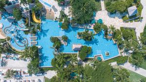 an overhead view of a pool at a resort at Sheraton Sanya Yalong Bay Resort in Sanya +154 photos