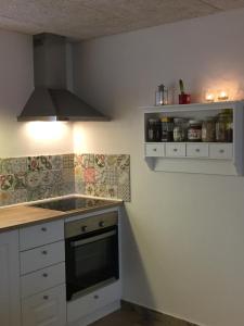 Η κουζίνα ή μικρή κουζίνα στο Sov Godt i Arnborg Bed & Breakfast