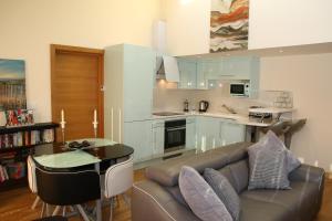 Kuchyň nebo kuchyňský kout v ubytování Silvergrove Apartment in E Sussex