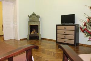 TV i/ili multimedijalni sistem u objektu Apartment Novyj Svit
