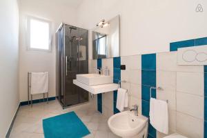 A bathroom at Casa Serradei