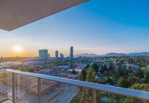 Gallery image of Luxury high rise condo in Surrey