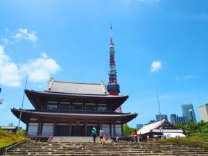 a pagoda with the eiffel tower in the background at Super Hotel Shinbashi-Karasumoriguchi in Tokyo