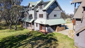 an aerial view of a house at Humffray 3 in Dinner Plain