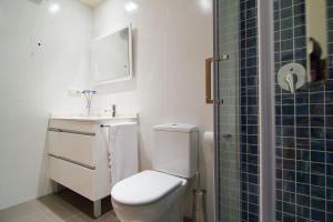 Łazienka w obiekcie APARTAMENTOS DE CANELAS SUITES con AMPLIAS TERRAZAS