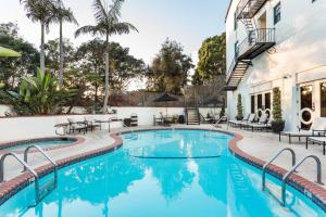 an image of a swimming pool at a hotel at Montecito Inn in Santa Barbara