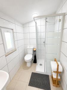 PineHills tesisinde bir banyo +9 fotoğraf
