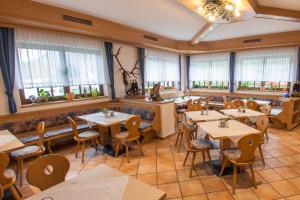 Restaurace v ubytování Hotel Wasserfall - including Summercard
