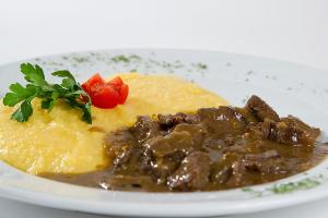 Jídlo v hotelu nebo okolí