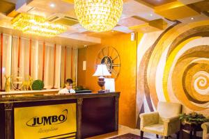 Majutusasutuses Jumbo Hotel olev sertifikaat, autasu, silt või muu dokument