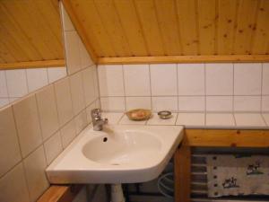 Koupelna v ubytování Mackólak Vendégház és Ökoporta + 112 fotografií