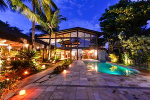 A piscina localizada em Chez Louise et Louis Pé na Areia ou nos arredores
