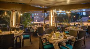 Restaurace v ubytování The Landmark Suites Westlands, Nairobi- Next to Westgate Mall