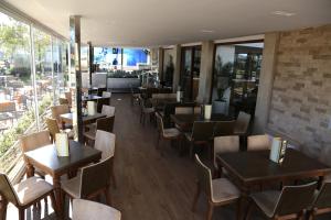 A restaurant or other place to eat at Hotel A44