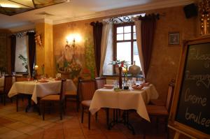 ห้องอาหารหรือที่รับประทานอาหารของ Restauracja - Hotel Mocca D'oro