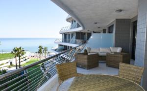 Balkón alebo terasa v ubytovaní Infinity View by Mar Holidays - Arenales del Sol