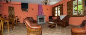 A seating area at Posada Sobrevilla