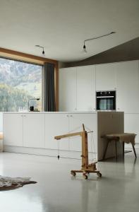 Cuina o zona de cuina de La Pedevilla - Design Chalet - Dolomites 35 fotos més