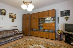 Telewizja i/lub zestaw kina domowego w obiekcie Feel The Old Socialist Style Apartment